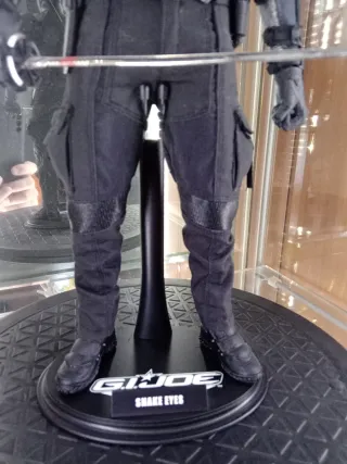 Hot Toys MMS 192 G.I. Joe Snake Eyes 1/6.