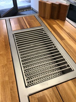 Tavolo da esterno inox con BBQ nuovo