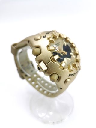 Reloj Casio G-Shock GA-V01A-9A Dorado