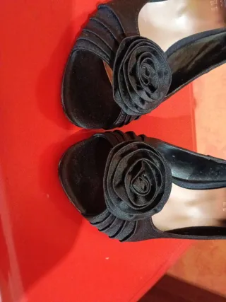 Scarpe eleganti in raso nero