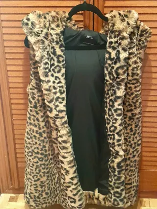 Chaleco Zara Piel Leopardo Sintético