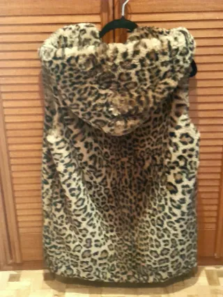 Chaleco Zara Piel Leopardo Sintético