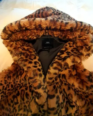 Chaleco Zara Piel Leopardo Sintético de Zara
