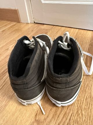 Zapatillas Vans Marrones y Negras