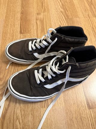 Zapatillas Vans Marrones y Negras