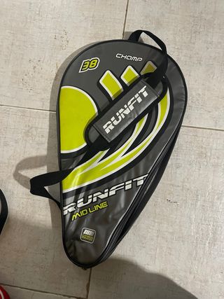 Confezione di custodie per racchette da padel di varie marche