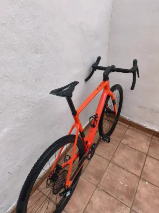 Scott Addict Gravel 40 Carbono GRX 12V