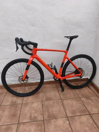 Scott Addict Gravel 40 Carbono GRX 12V