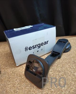 Caricabatterie Wireless Magnetico HaloLock ESR per cruscotto, compatibile con MagSafe, supporto per cruscotto compatibile con iPhone 15/15 Plus/15 Pro/15 Pro Max e iPhone 14/13/12, Nero