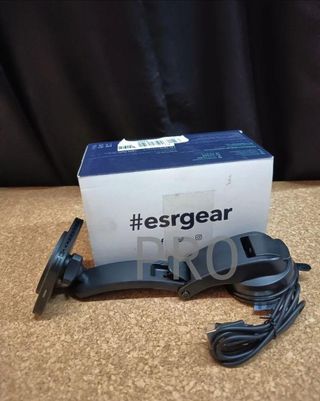 Caricabatterie Wireless Magnetico HaloLock ESR per cruscotto, compatibile con MagSafe, supporto per cruscotto compatibile con iPhone 15/15 Plus/15 Pro/15 Pro Max e iPhone 14/13/12, Nero