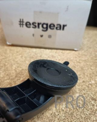 Caricabatterie Wireless Magnetico HaloLock ESR per cruscotto, compatibile con MagSafe, supporto per cruscotto compatibile con iPhone 15/15 Plus/15 Pro/15 Pro Max e iPhone 14/13/12, Nero