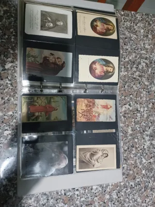 Album  con circa 400 Santini Religiosi Reliquie