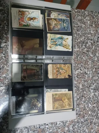 Album  con circa 400 Santini Religiosi Reliquie