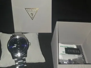 Reloj Guess Dorado