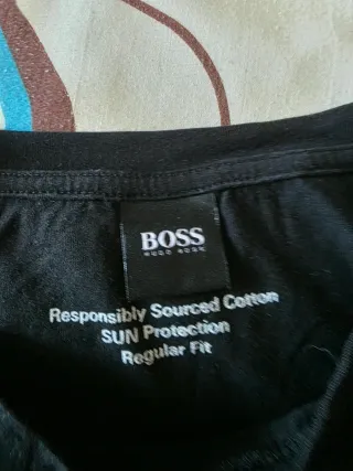 Camiseta BOSS Negra Logo Blanco