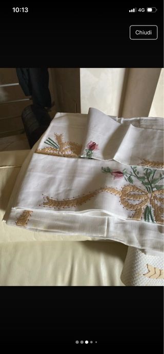 Copriletto ricamato rose e fiocco