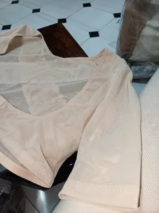 Corrector de espalda beige