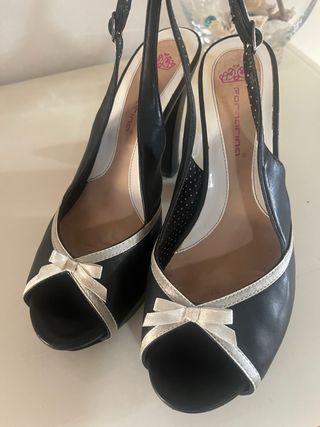 Zapatos de salón Fornarina tacón alto