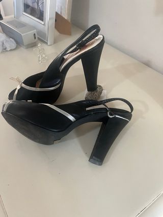 Zapatos de salón Fornarina tacón alto