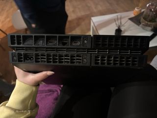 Consola Sony PS4 CUH-1004A Negra