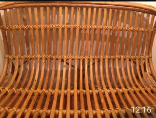 Divano in vimini a 2 posti con cuscini