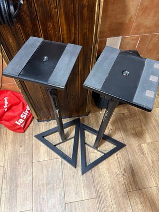Soportes para Monitores de Estudio incluye 2