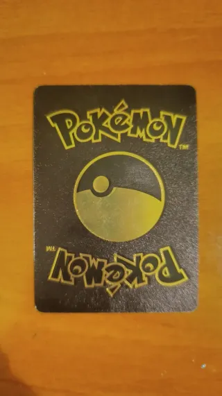 Carta Pokémon Pikachu VMAX Gigamax