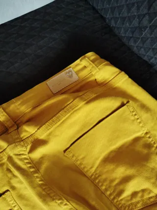 Pantalón mujer. Made with love. Rimini. Mostaza