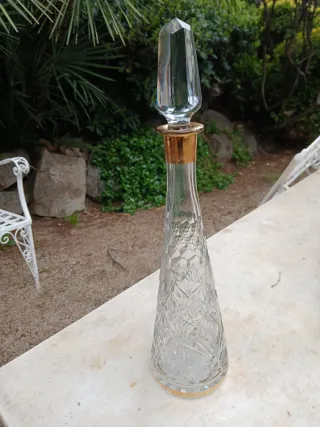 Licorera cristal tallado oro