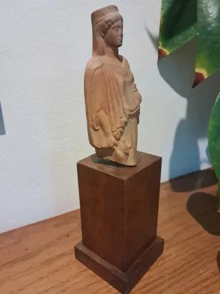 Réplica Estatuilla Necrópolis Griega