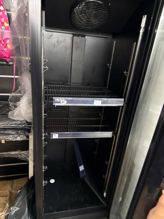Nevera expositora vertical