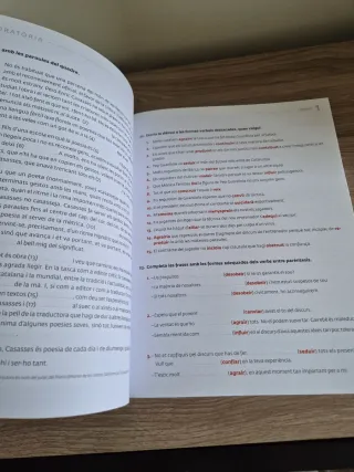 A punt. Curs de català. Llibre d'exercicis, 6