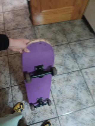 Tabla de skate morada