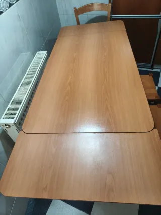 Mesa de cocina de madera