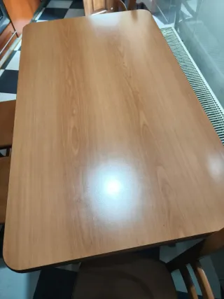 Mesa de cocina de madera