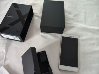 BQ Aquaris X Dorado y Blanco