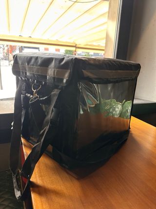 Mochila reparto comida negra