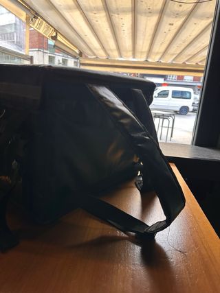 Mochila reparto comida negra