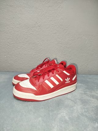 Zapatillas Adidas Forum Low Rojas y Blancas