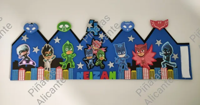 Corona héroes en pijama personalizada