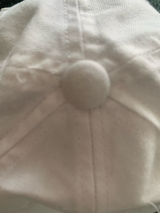 Gorra Adidas Blanca y Roja