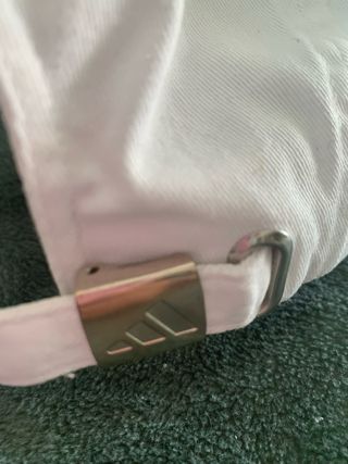 Gorra Adidas Blanca y Roja