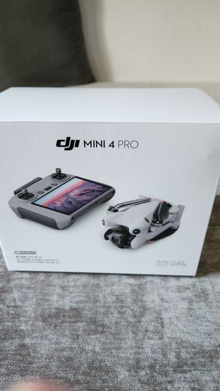 DJI Mini 4 Pro Fly More Combo RC2 + Care Refresh 1