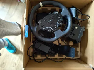 Moza R3 Racing Wheel y Pedales PC