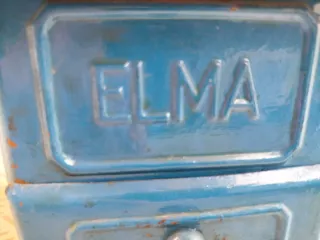 Antiguo molinillo de chapa, para café, marca Elma.
