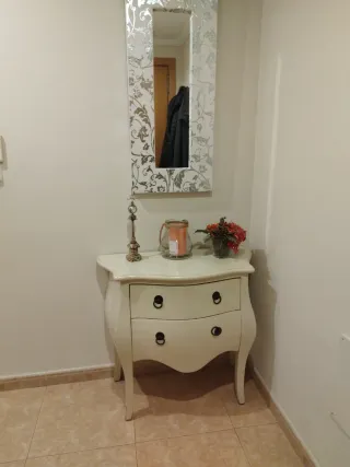 Cómoda blanca 2 cajones madera y espejo a juego