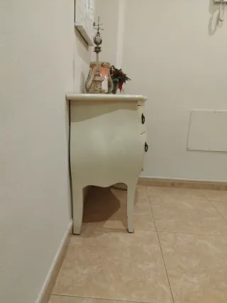 Cómoda blanca 2 cajones madera y espejo a juego