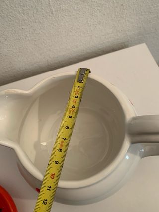 Spremiagrumi in ceramica con cuori rossi