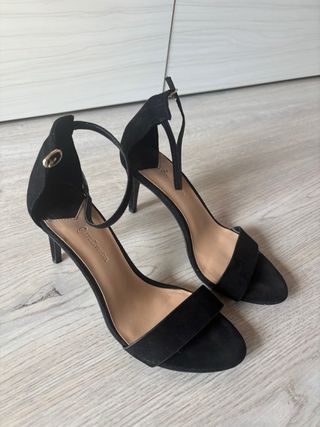 Zapatos de tacón negros Stradivarius