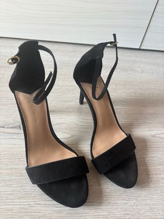 Zapatos de tacón negros Stradivarius